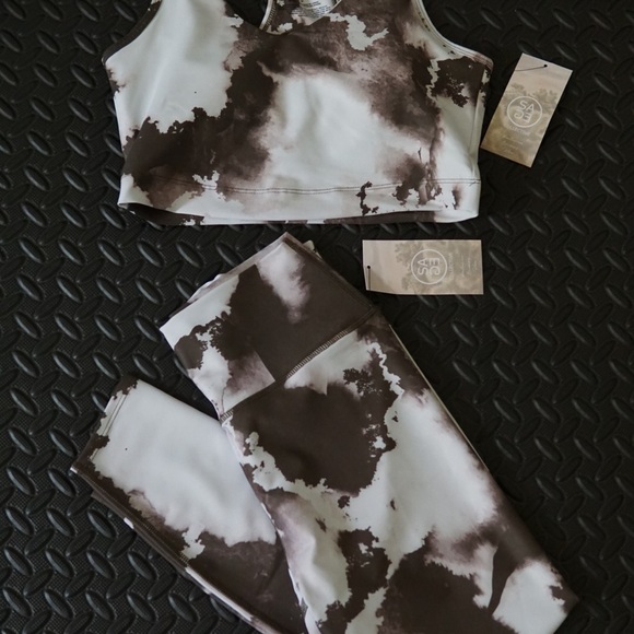 Activewear set - Picture 4 of 8